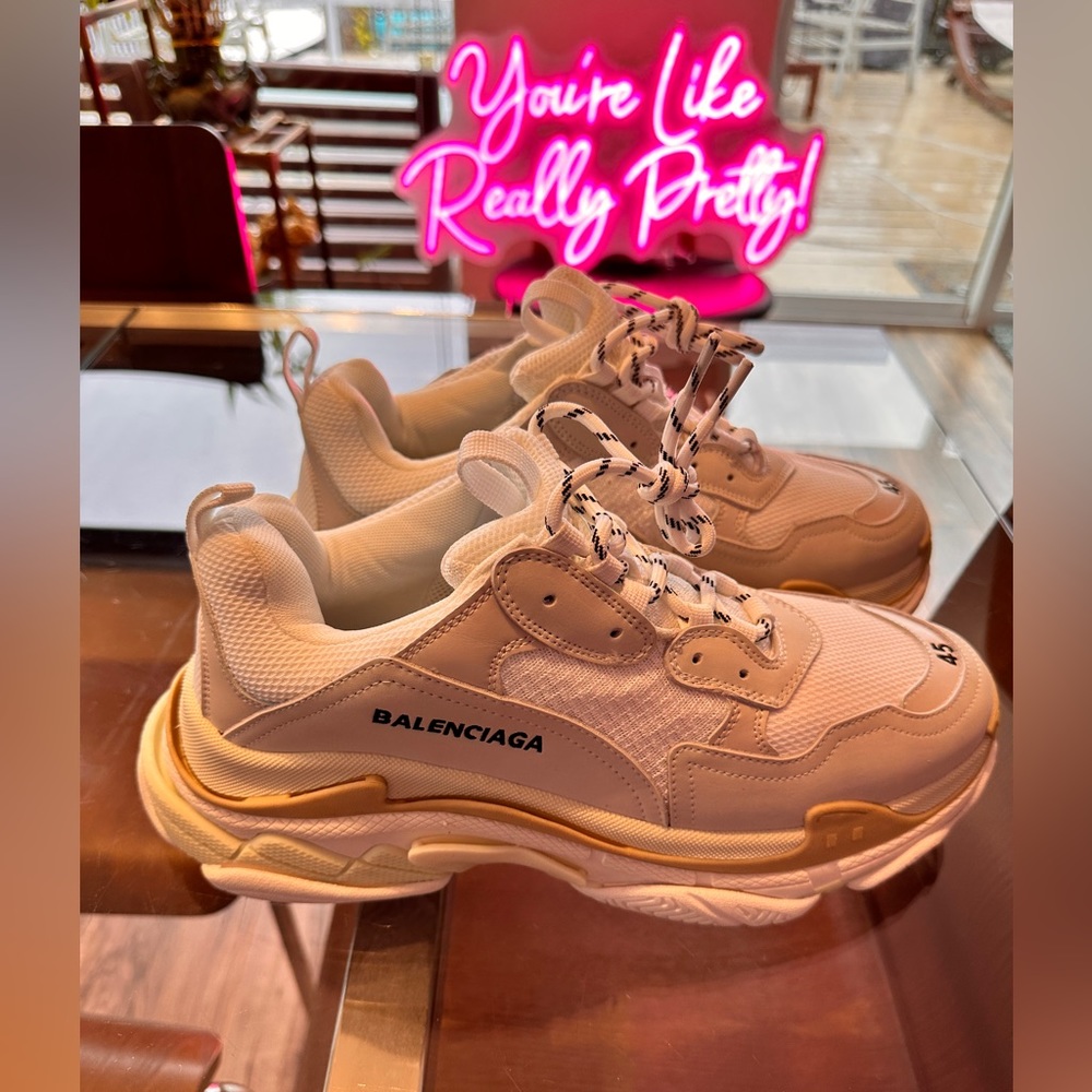 BALENCIAGA TRIPLE S SNEAKER IN WHITE